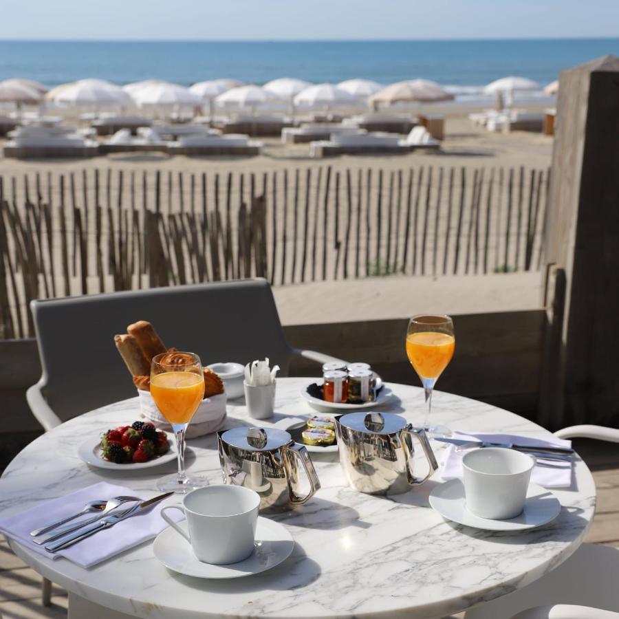 Hotel Plage Palace & Spa Palavas-les-Flots Exterior foto Breakfast at the Hotel
