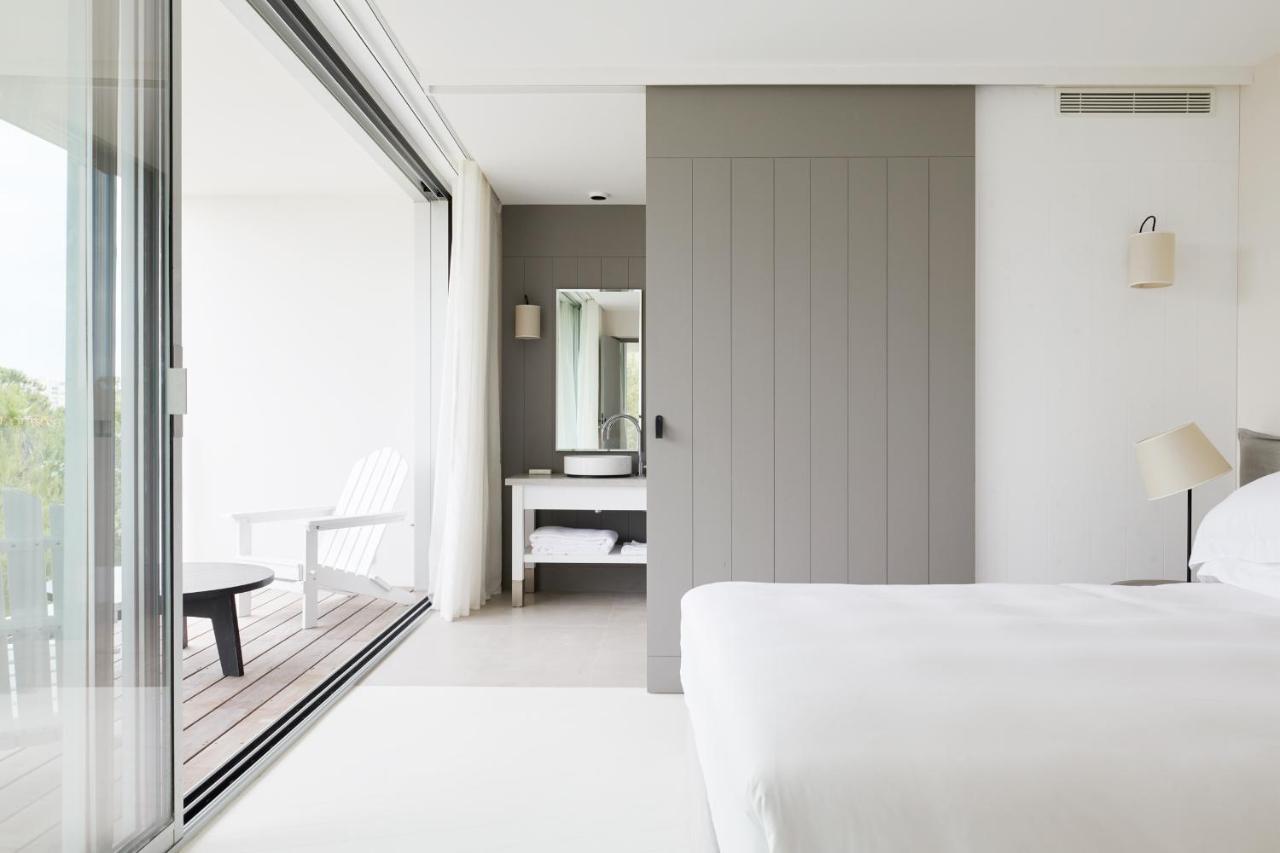 Hotel Plage Palace & Spa Palavas-les-Flots Exterior foto A sliding door