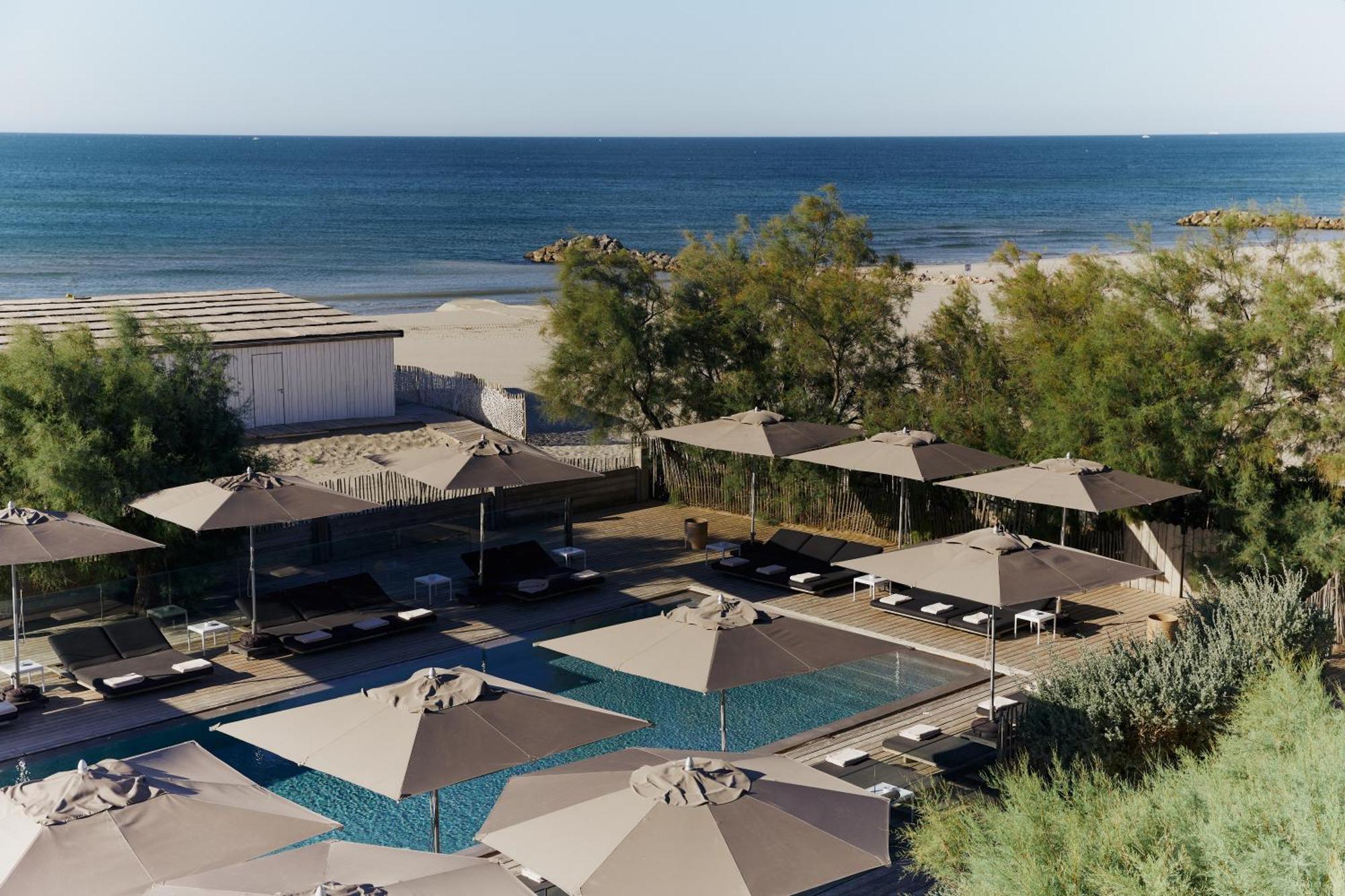 Hotel Plage Palace & Spa Palavas-les-Flots Exterior foto The resort's beach