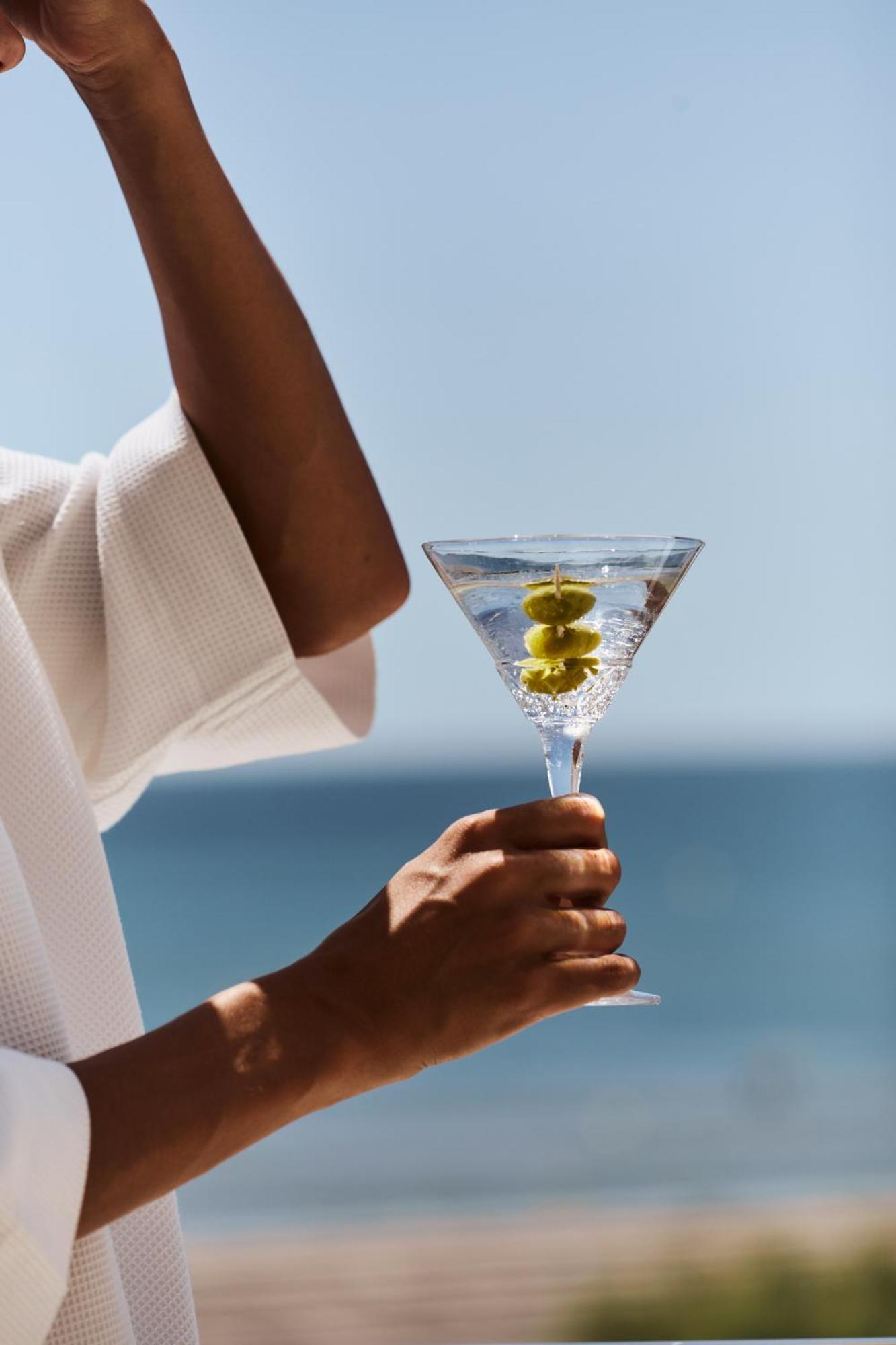 Hotel Plage Palace & Spa Palavas-les-Flots Exterior foto A martini